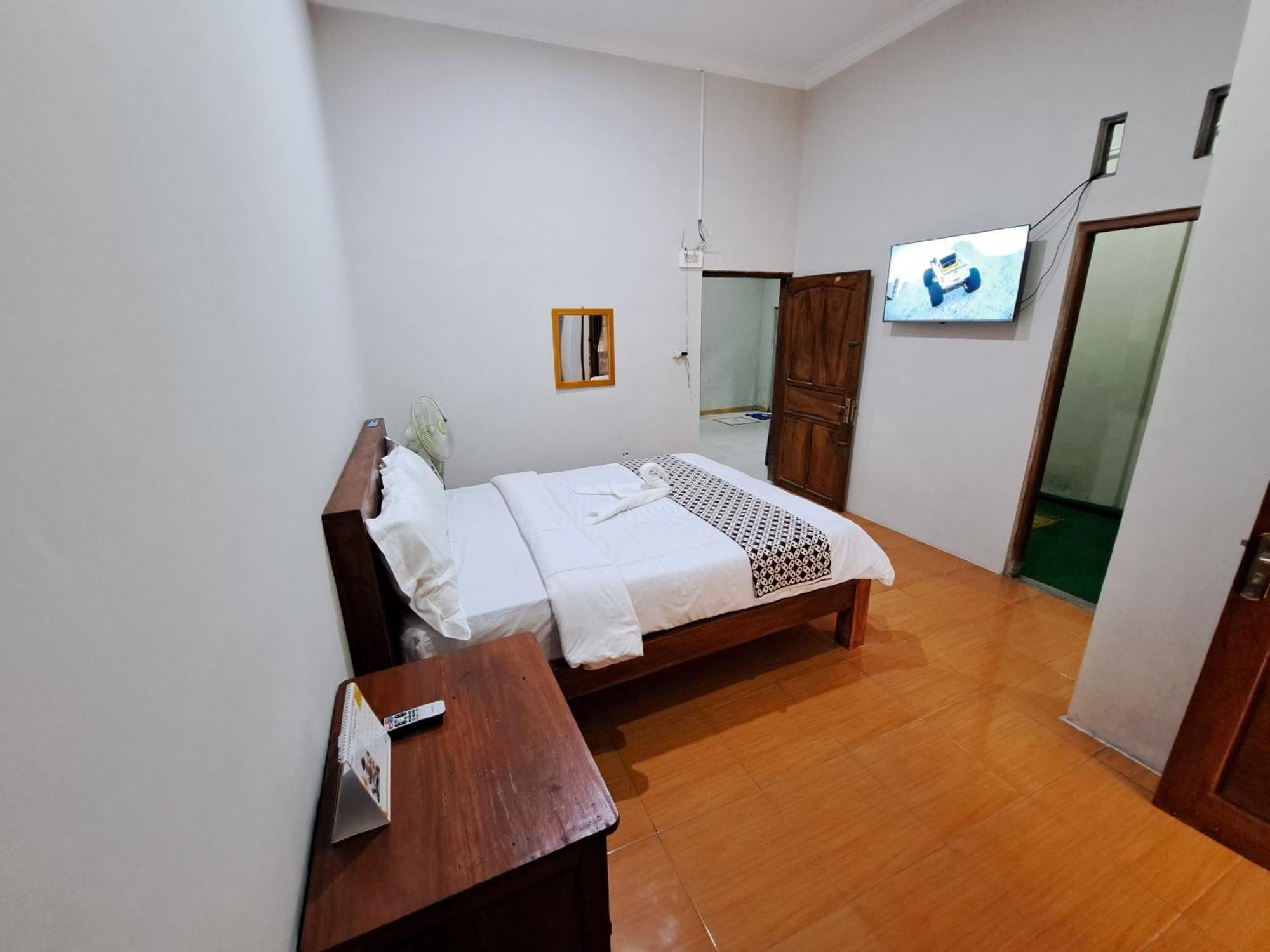 Romadhoni Homestay Magelang Room photo